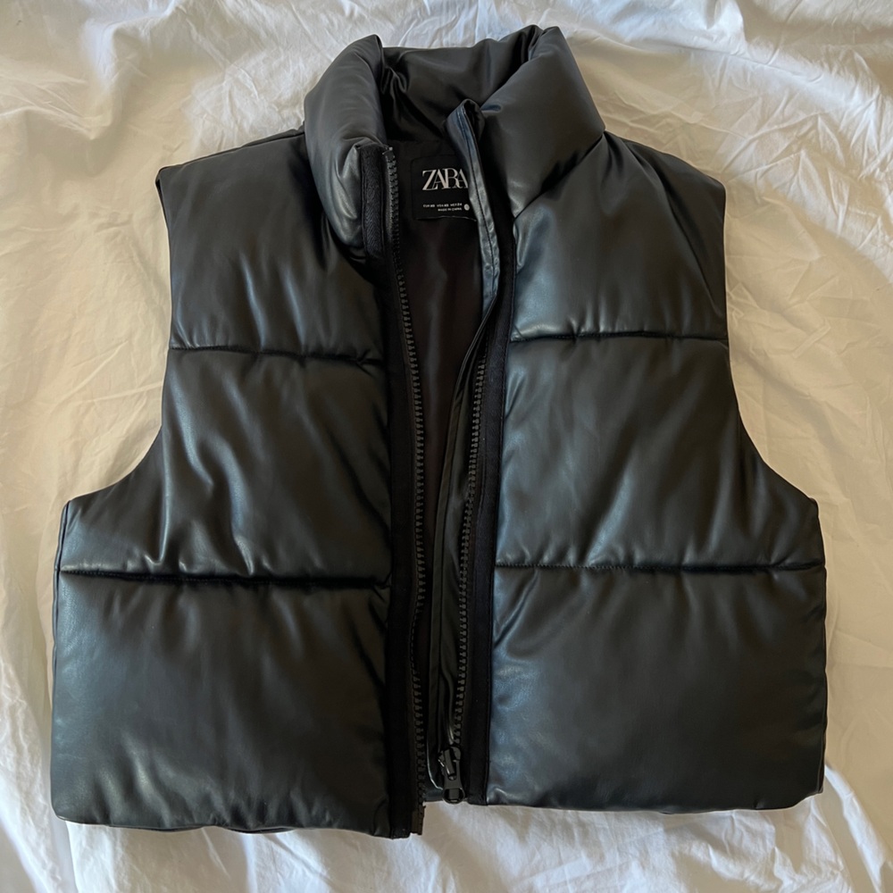 ZARA black faux leather puffer gilet vest in XS